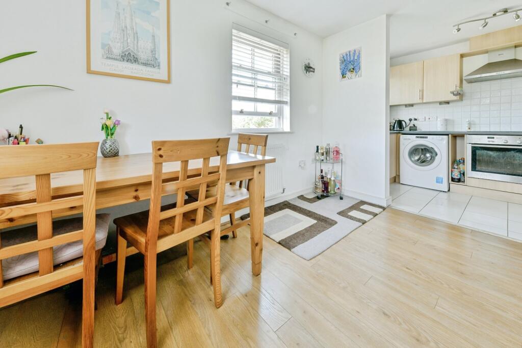 Apartment in Stevenage - View 5