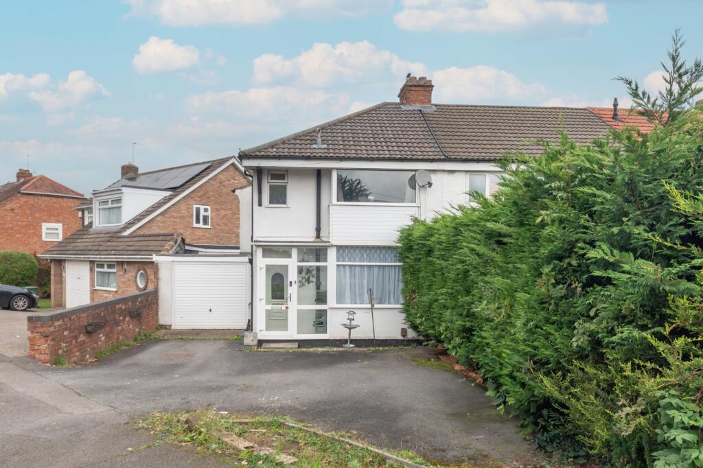 3-bed terraced on Hillview Road, Rubery, Rednal, Birmingham, B45, £220,000