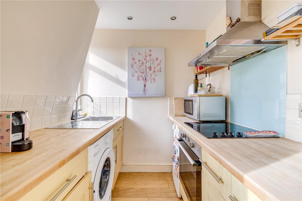 Apartment in London, West Kensington - View 2