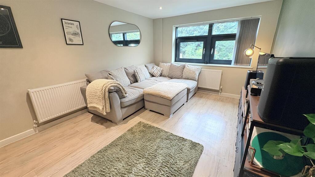 Apartment in Birmingham, Moseley - More