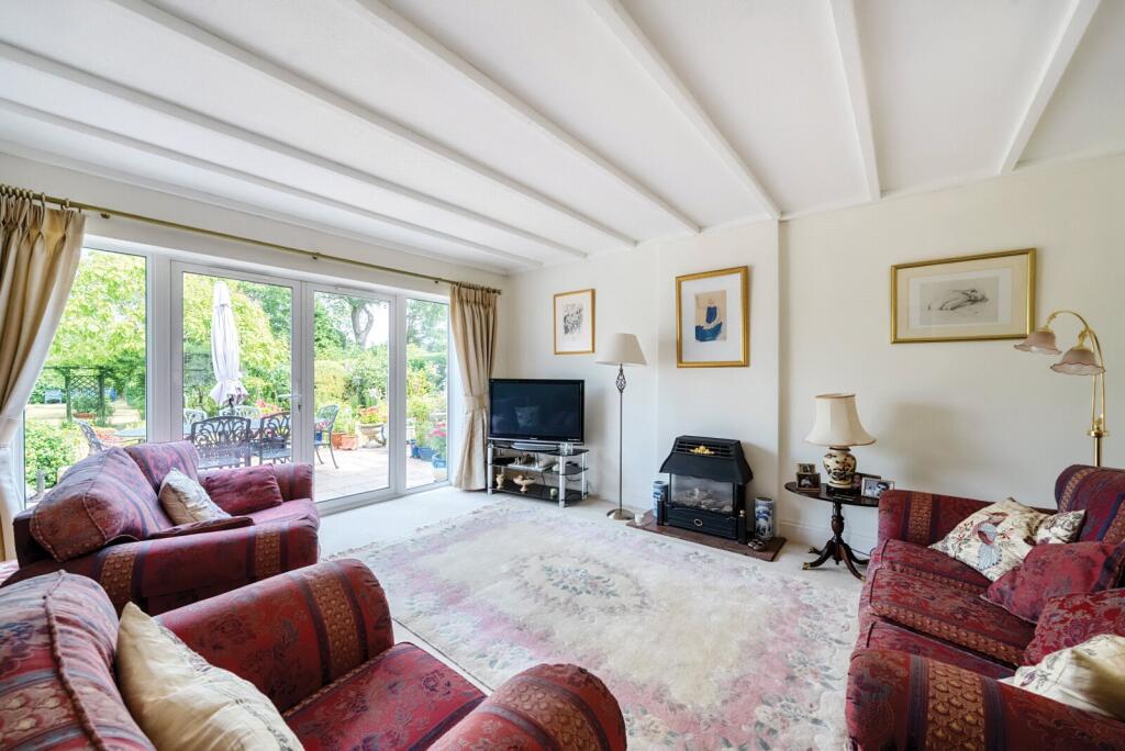 Edwin Road, West Horsley, KT24 photo 4