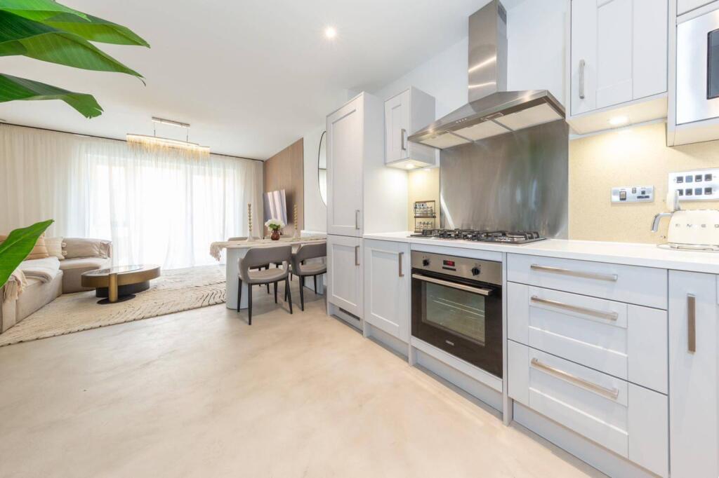 Main image of property: Curton Close, Harrow, Edgware, HA8