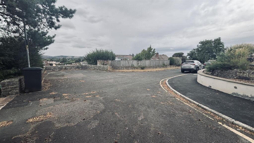 Manor Close, Taunton - More
