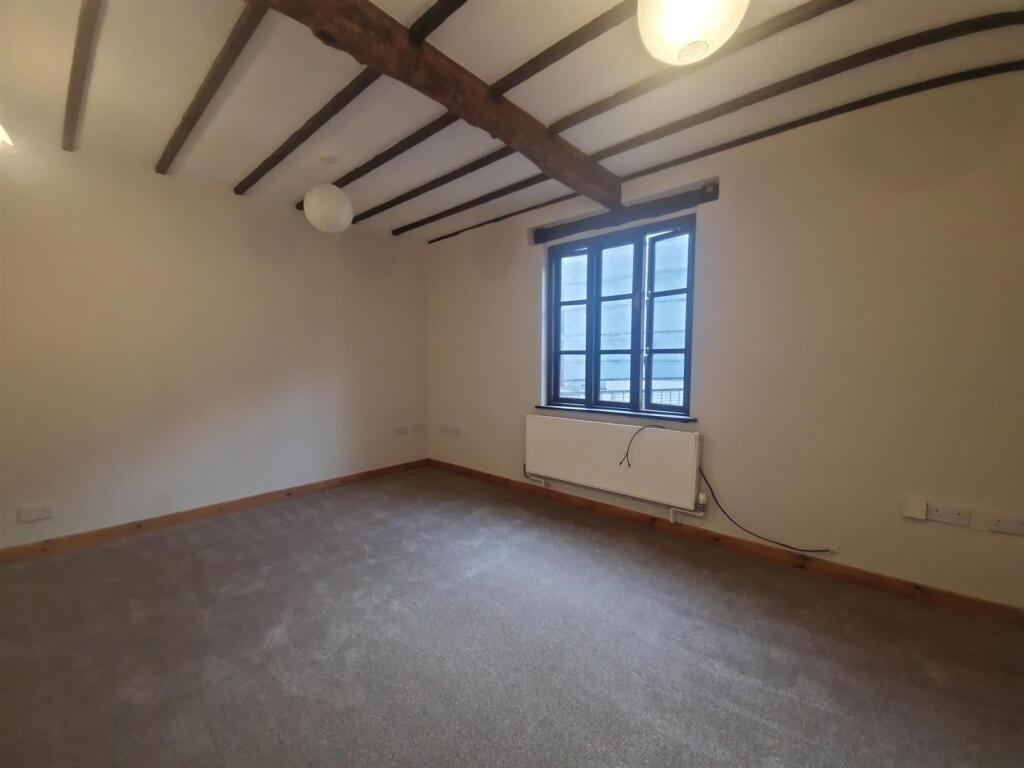 House in Taunton - View 4