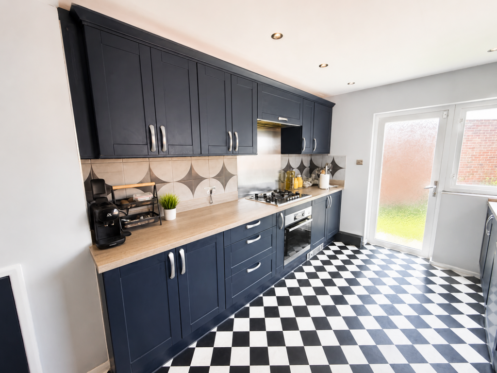 House in Bromley - More