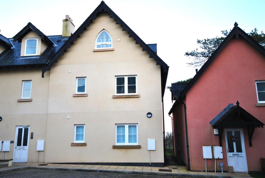 Main image of property: St. Brides Hill, Saundersfoot