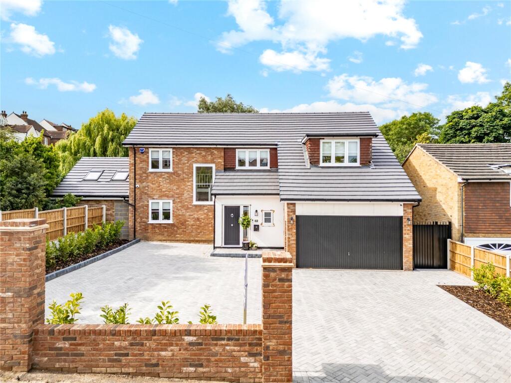 5-bed detached on Ashburnham Gardens, Upminster, RM14, £1,175,000