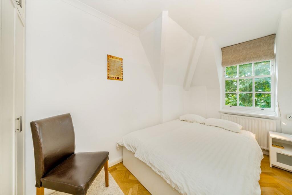 Apartment in London, Royal Borough of Kensington and Chelsea - More