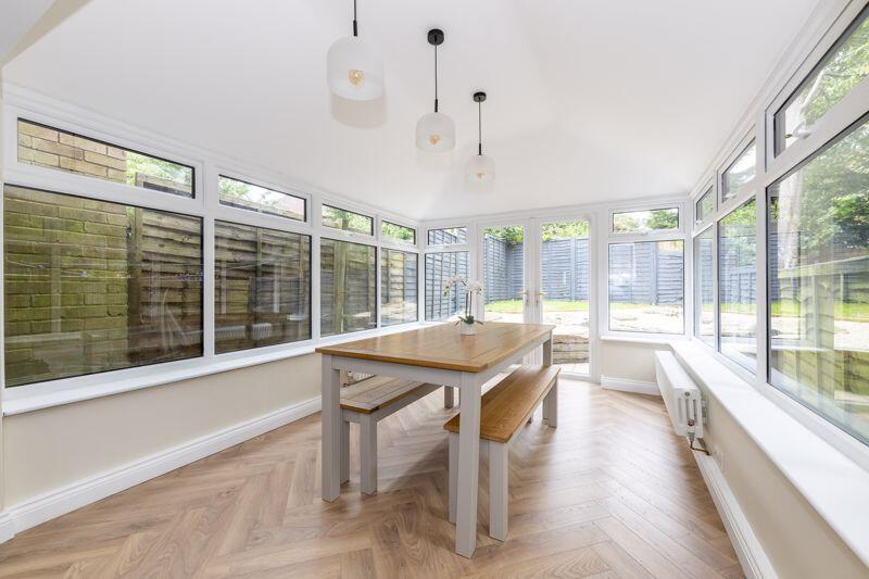House in Uckfield, Ridgewood - More