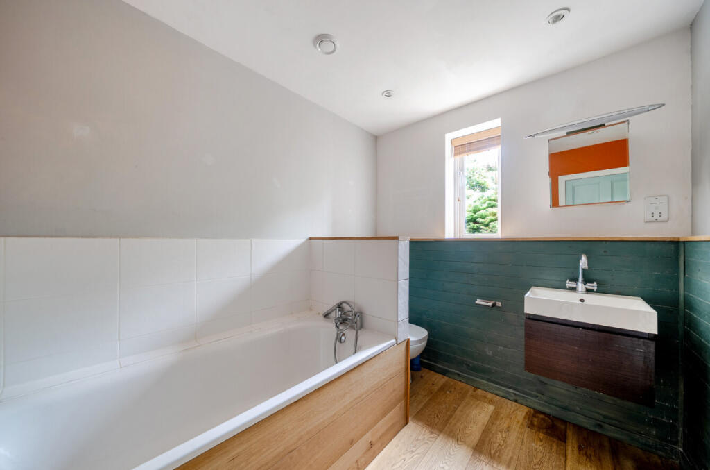House in Leeds, Headingley Hill, Meanwood - View 5