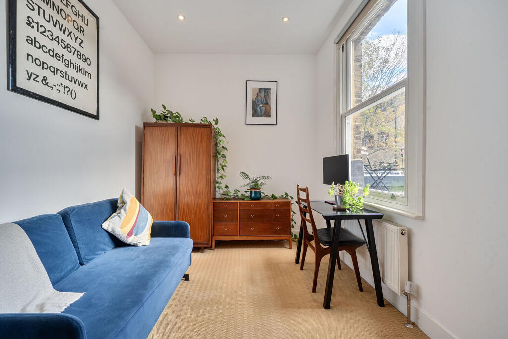 Apartment in London - More