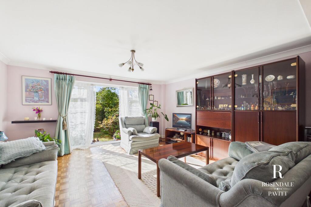 House in Sutton - View 5