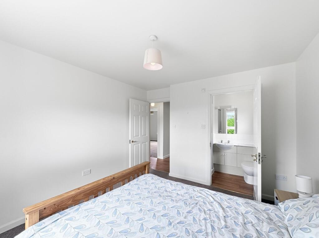Apartment in Edinburgh - More