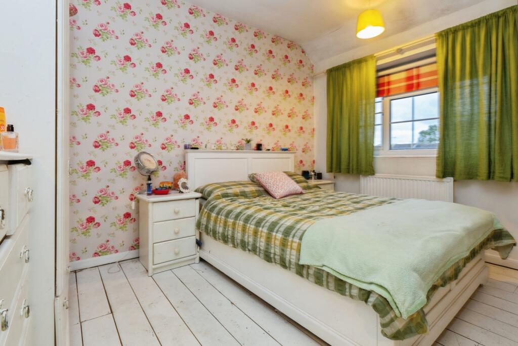Weedon Road, AYLESBURY, Buckinghamshire, HP19 photo 4