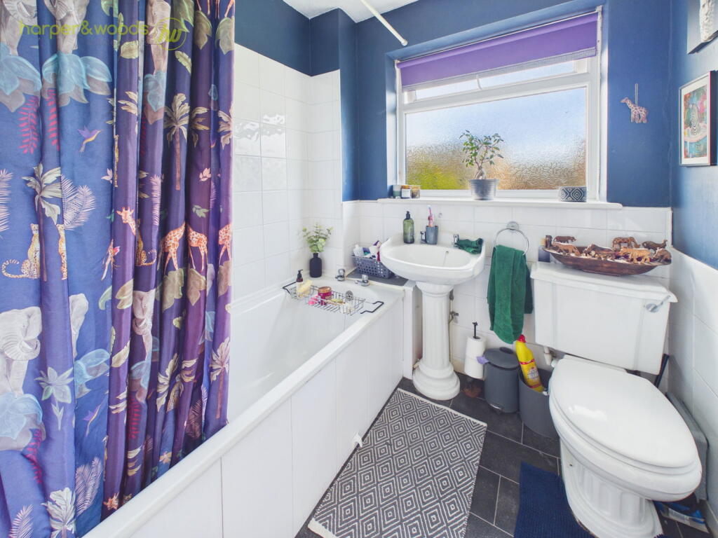 House in Wirral, Liverpool City Region - View 4