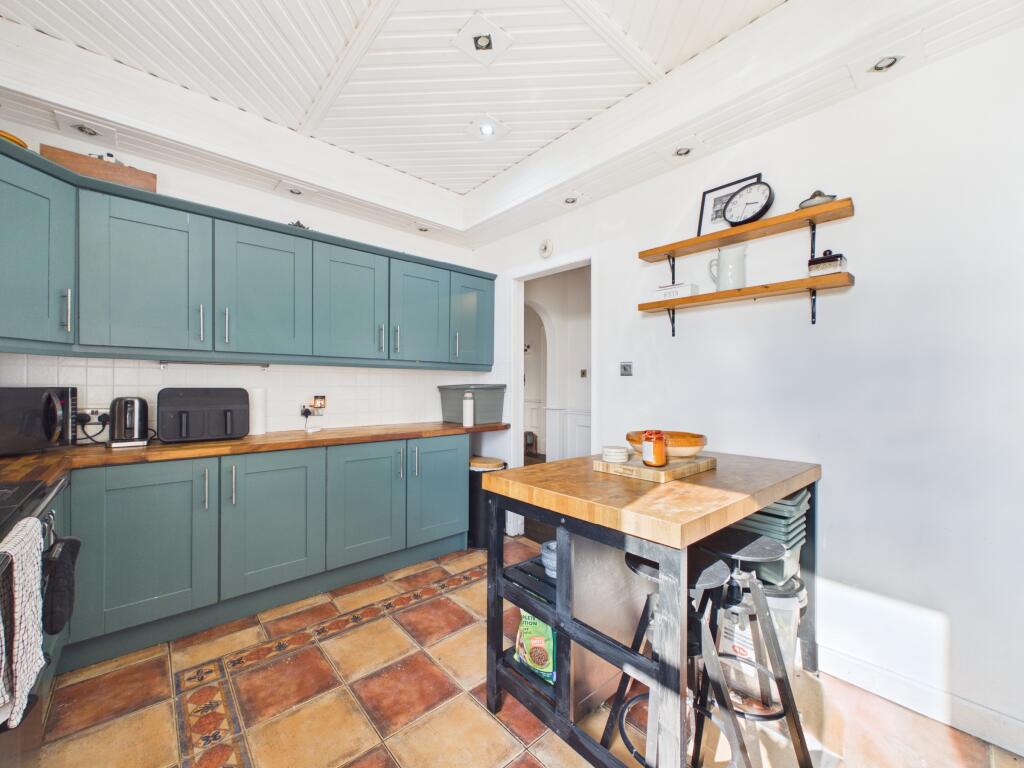 House in Motherwell, North Lanarkshire - More