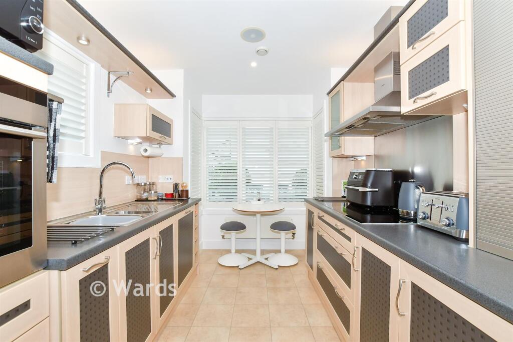 House in Tonbridge and Malling, Kings Hill - View 4