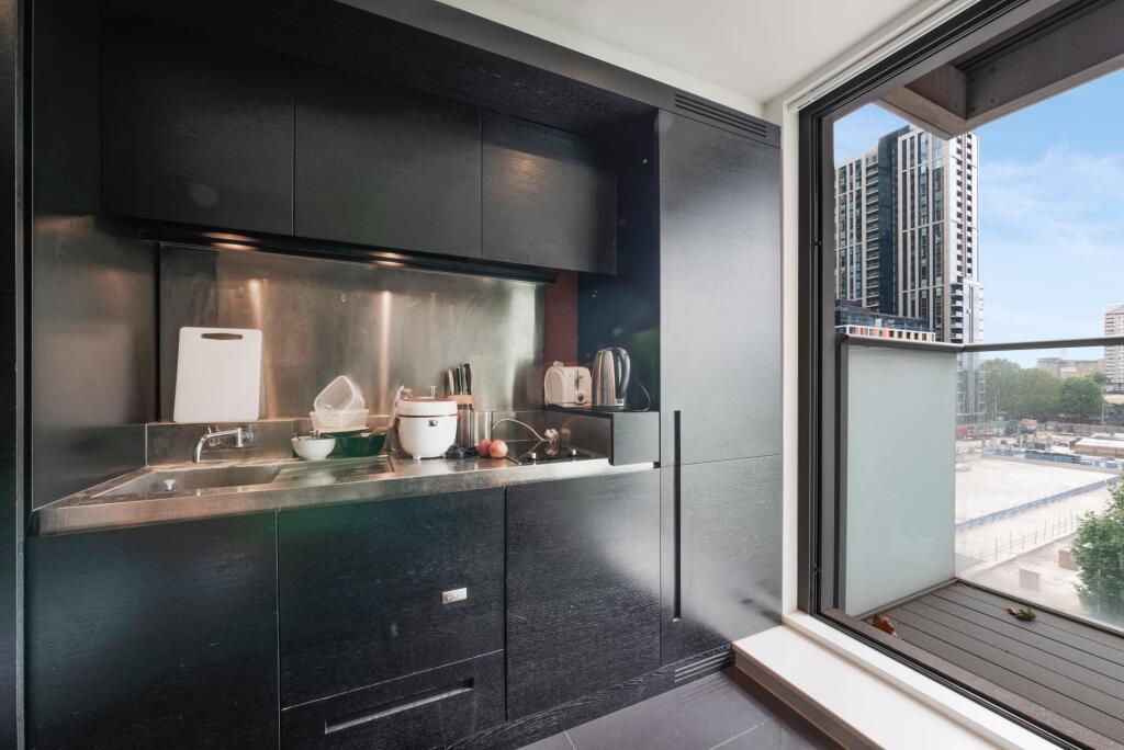 Apartment in London - More