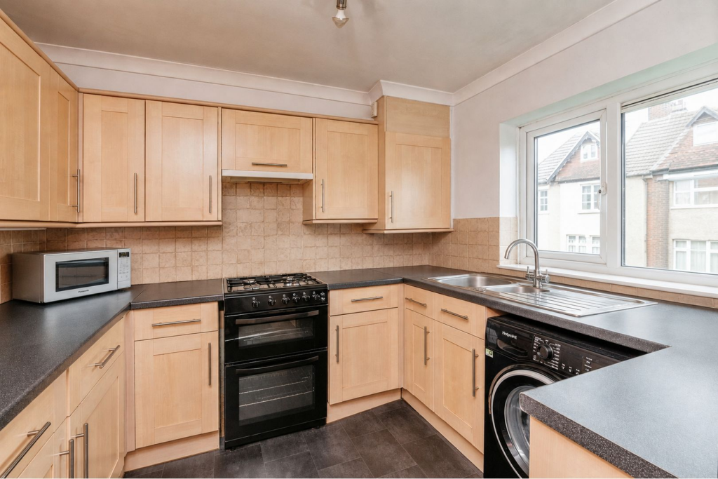Apartment in Chelmsford - View 4