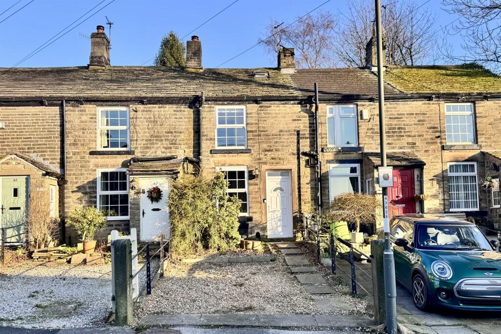Main image of property: Cliffe Road, Glossop