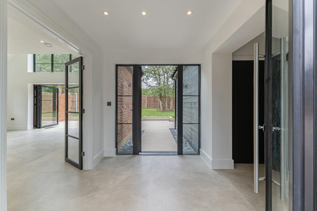 House in Redhill - View 4