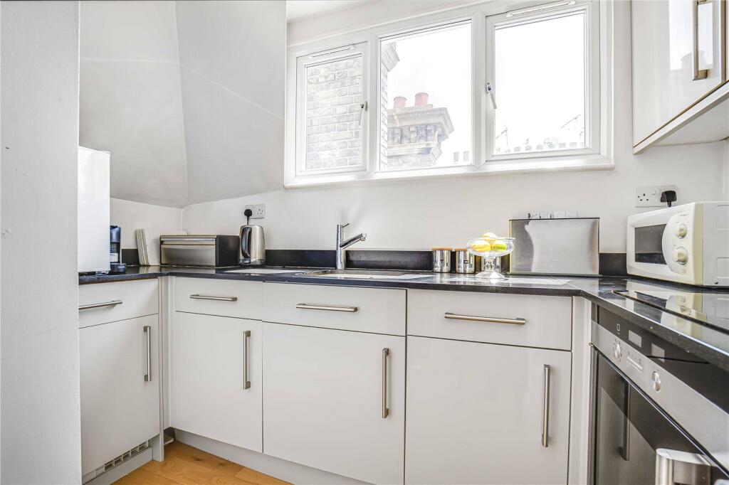 Apartment in London, Royal Borough of Kensington and Chelsea - More