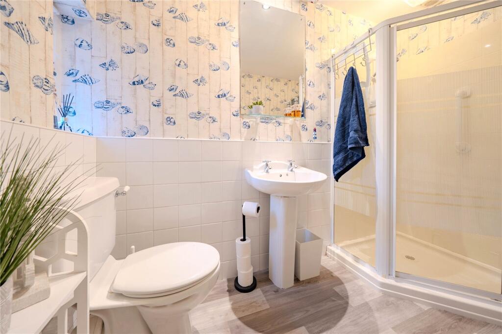 House in Pudsey, Farsley Beck Bottom, Stanningley - View 5