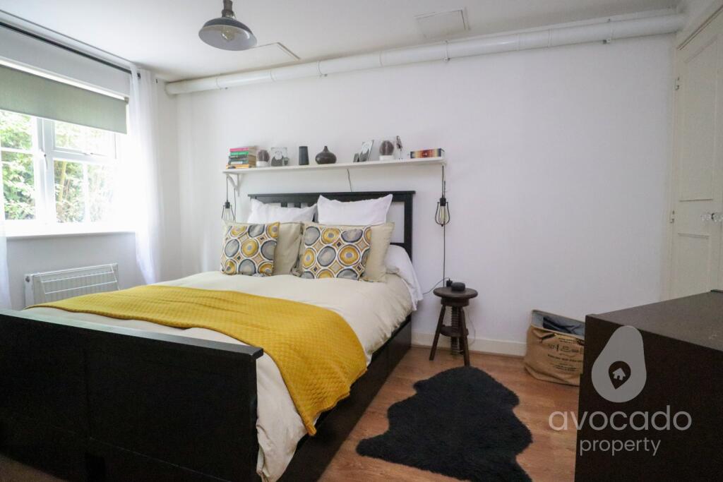 Apartment in Guildford - More