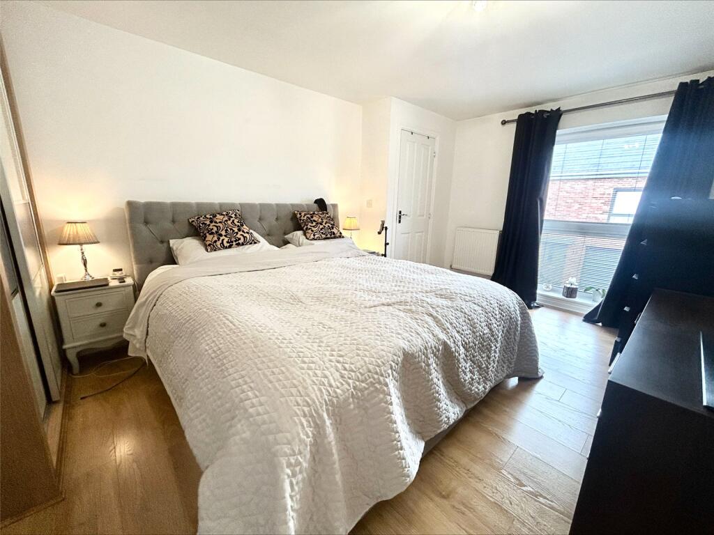 Dexter Drive, Waterlooville, PO7 - View 2