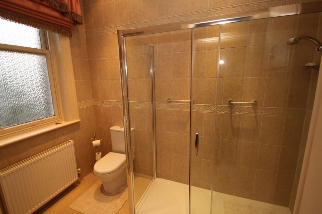 Apartment in Beaulieu Court, Harrogate - View 4