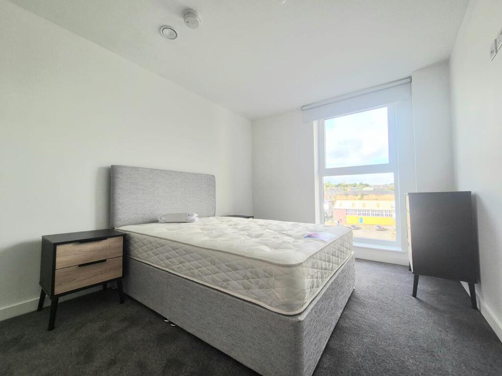 Apartment in Calderdale, Woolshops, Boothtown - View 3