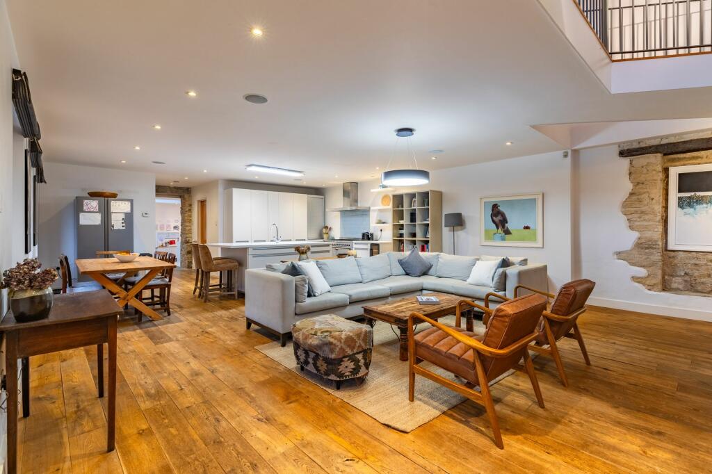 Eagle Way, Harrold, MK43 photo 2