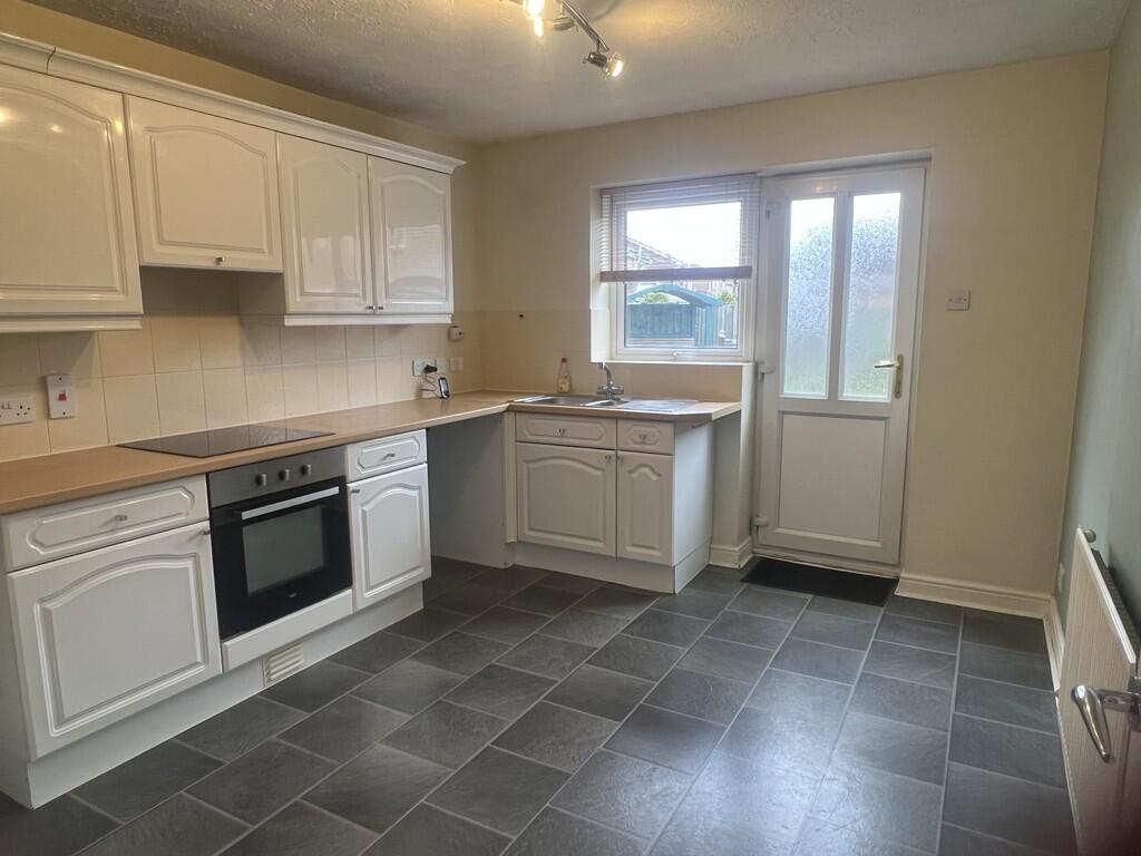 Stoney Bank Drive, Kiveton Park photo 4