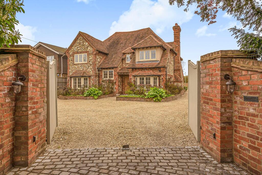 Main image of property: Denham Lane, Chalfont St. Peter, SL9