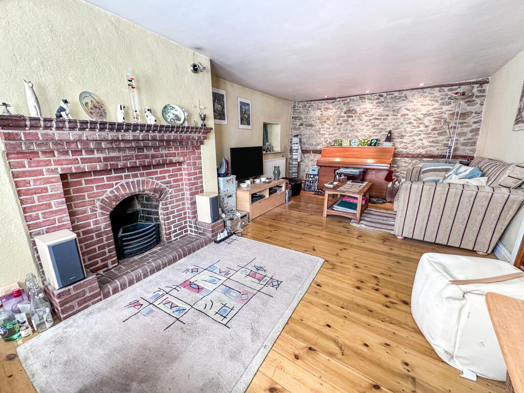 Eastrop, Highworth photo 2