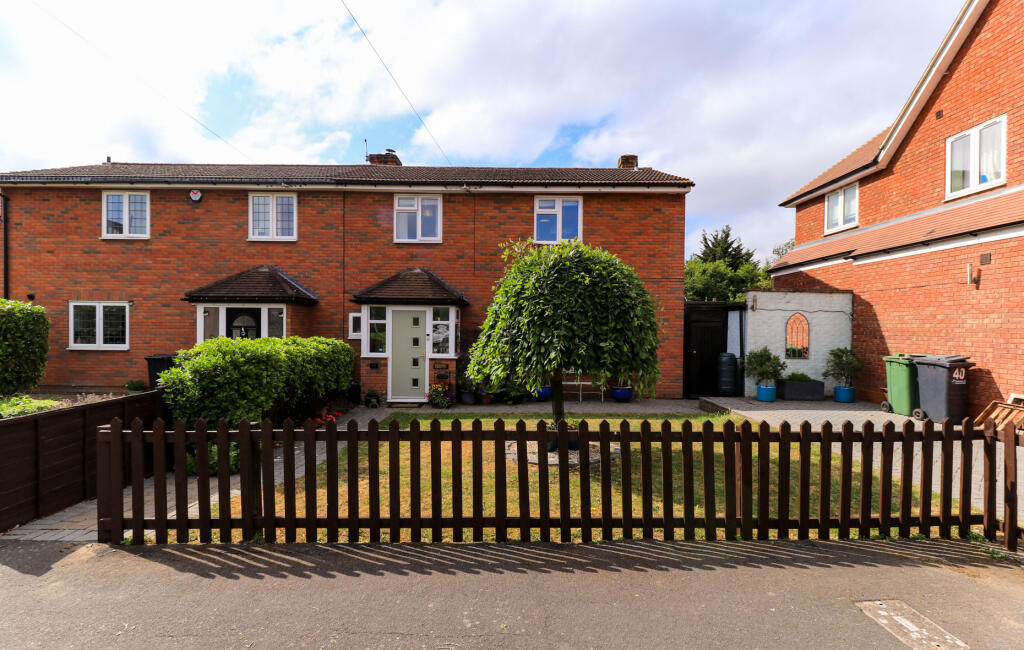 Main image of property: The Drive, Goffs Oak, EN7