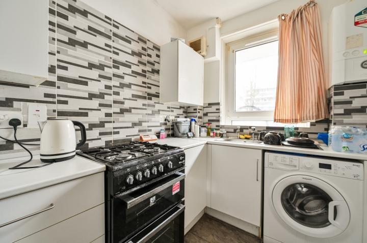 Apartment in London, Astley Estate, Old Kent Road - View 2
