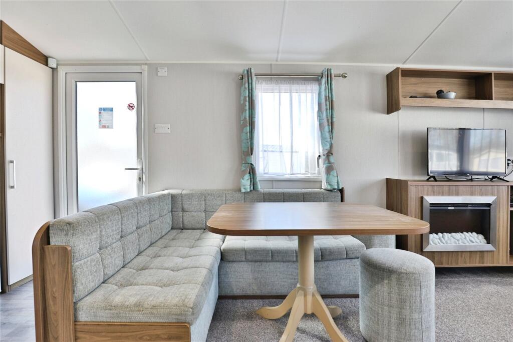 House in Poole, Turlin Moor - View 5