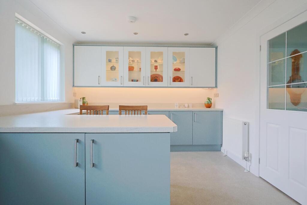 Violet Farm Close, Corfe Mullen, Wimborne photo 3