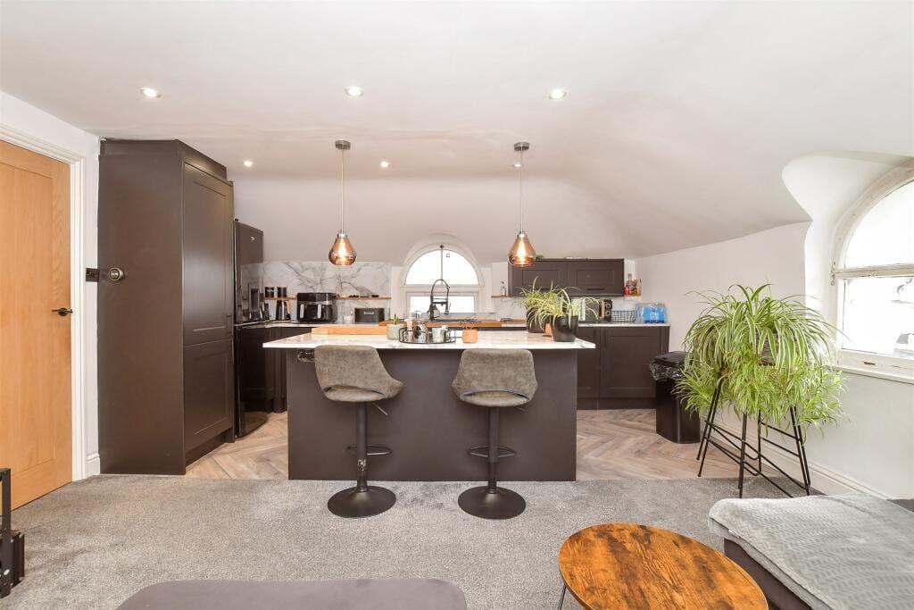 Apartment in Portsmouth - More