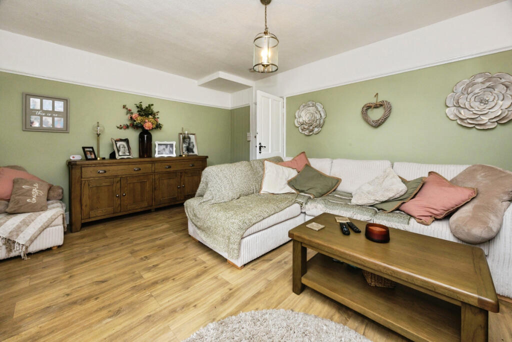 House in Tonbridge - More