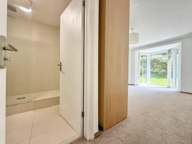 Apartment in Brighton, Withdean - View 5