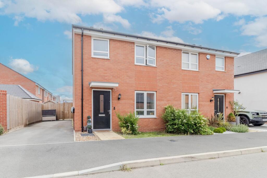 Main image of property: Simon Mews, Upper Lighthorne, CV33