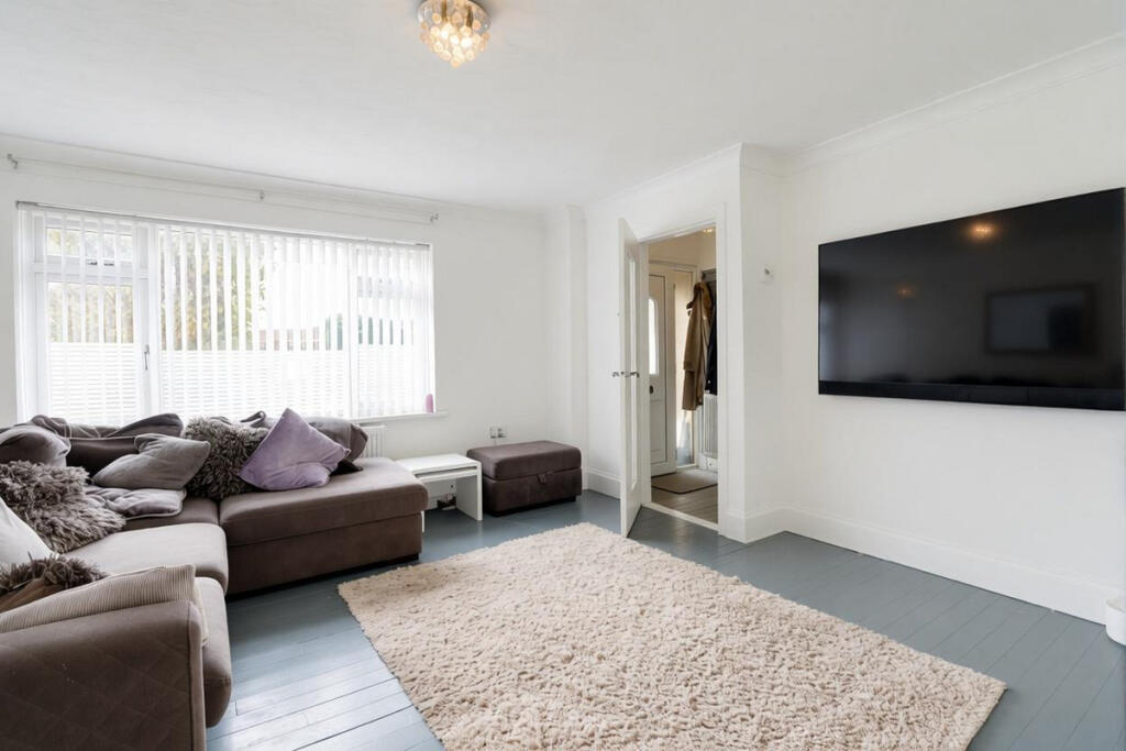 House in Milton Keynes, Redhouse Park, Poets Estate - View 5