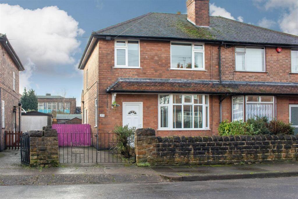 5 bedroom semi-detached house for rent