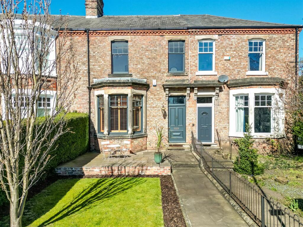 4-bed house on Langholm Crescent, Darlington, £425,000