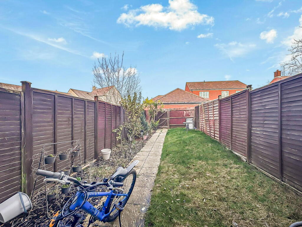 Whitstone Rise, Hardwicke, Gloucester, GL2 4AQ photo 2