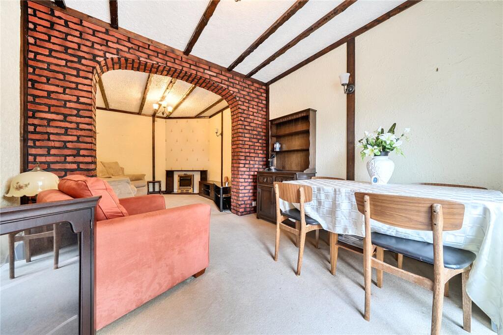 House in Sidcup, The Hollies, Longlands - More