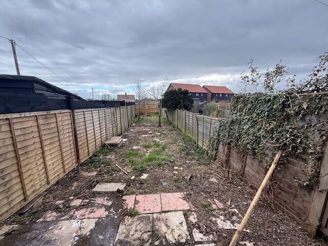 2-bed terraced on 71 Coastline Village, Ostend Road, Walcott, Norwich, Norfolk NR12 0NE, £50,000
