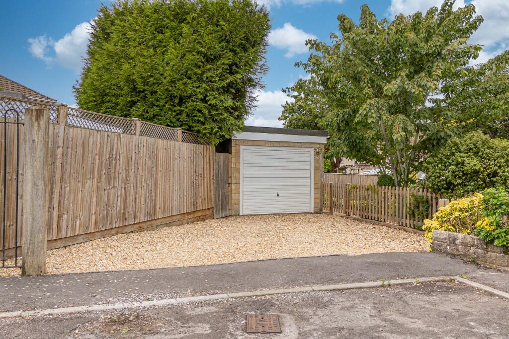 Bellefield Crescent, Trowbridge - VENDOR SUITED WITH NO CHAIN photo 4